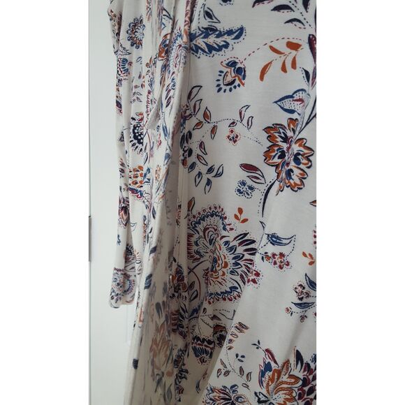 Finn & Grace Long Sleeve Tie Front Floral crisscross top, long-sleeved, Large - Picture 3 of 7